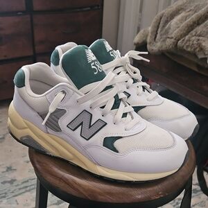 New Balance 580 White Nightwatch Green Sneakers
